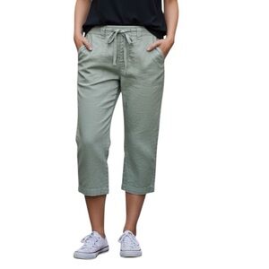 Patagonia Khaki Capris with Adjustable Waistband, Front & Back Pockets